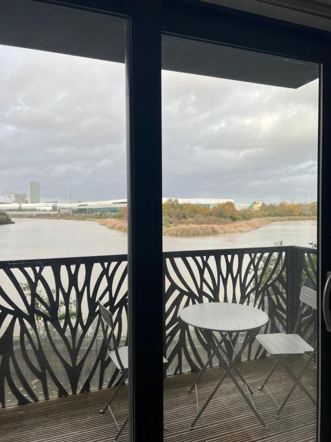 1 Bed Flat Near Canary Wharf, O2 Apartment London Bagian luar foto